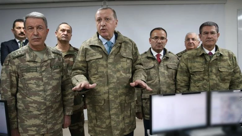 Σε τροχιά σύγκρουσης – Πολεμικές δηλώσεις Ερντογάν: «Οι ΗΠΑ θέλουν να μας επιτεθούν» – Ουάσινγκτον: «Ξεχάστε του S-400, θα έχετε κυρώσεις»